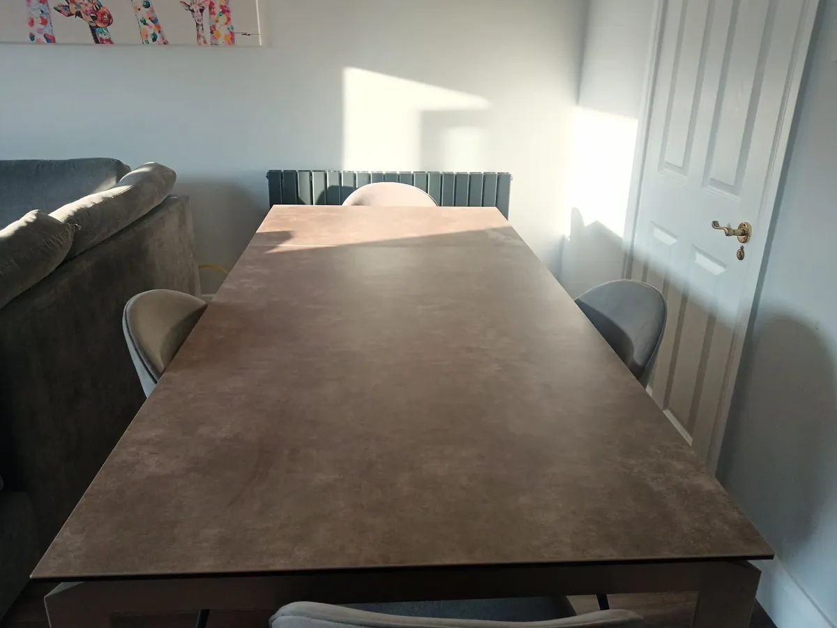 Modern Extendable Dining Table – Seats 6–8 - Image 2