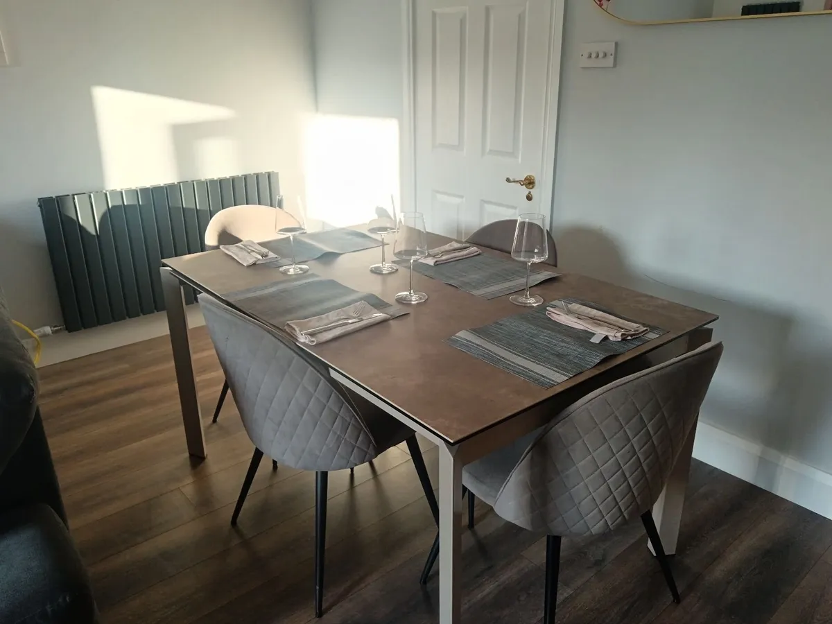 Modern Extendable Dining Table – Seats 6–8 - Image 4