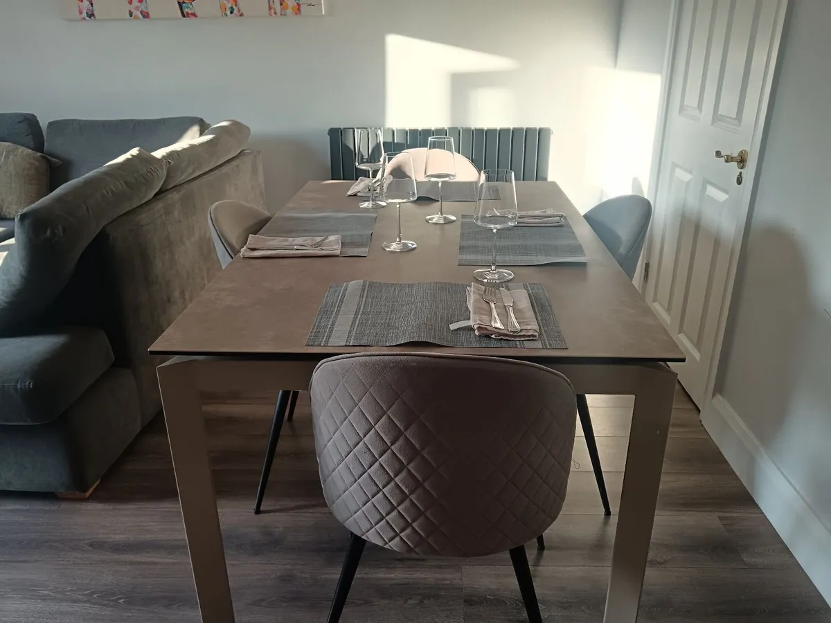 Modern Extendable Dining Table – Seats 6–8 - Image 1