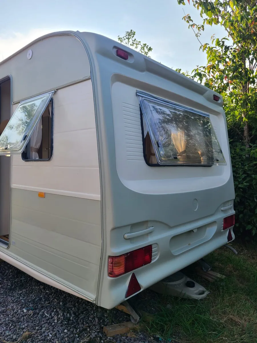 Vintage Caravan - Image 3