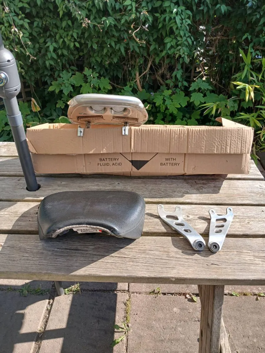 Honda VTR 1000 SP1 or SP2 Parts / Extras - Image 1