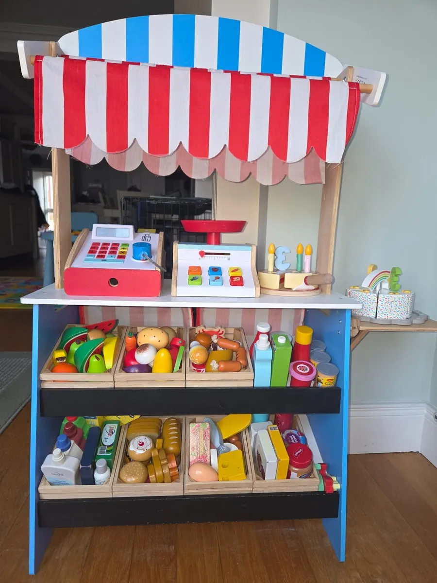 Kids wooden market stall/theatre - Image 3