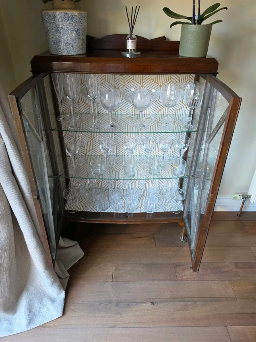 1930s glass cabinet. - Image 4