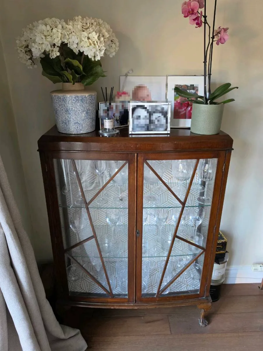 1930s glass cabinet. - Image 1