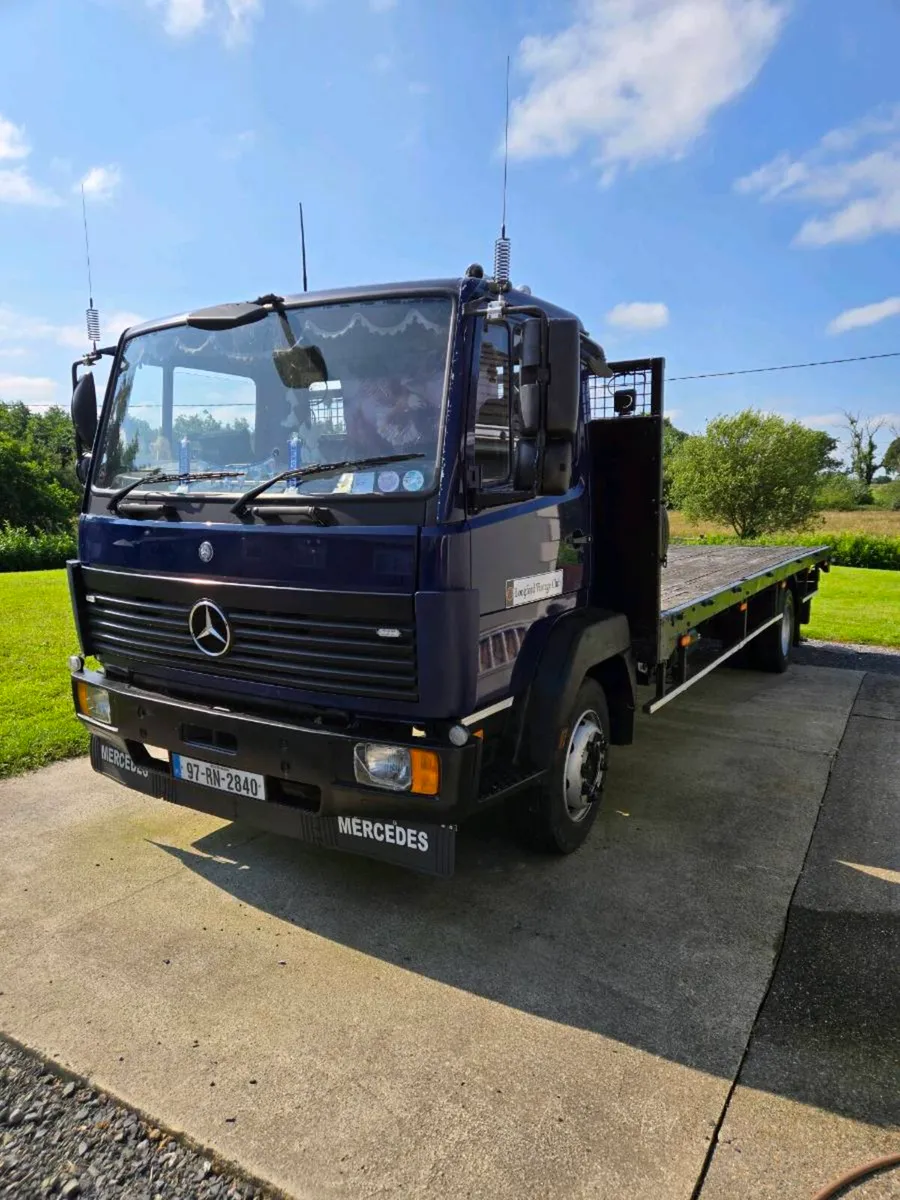 Mercedes truck - Image 1