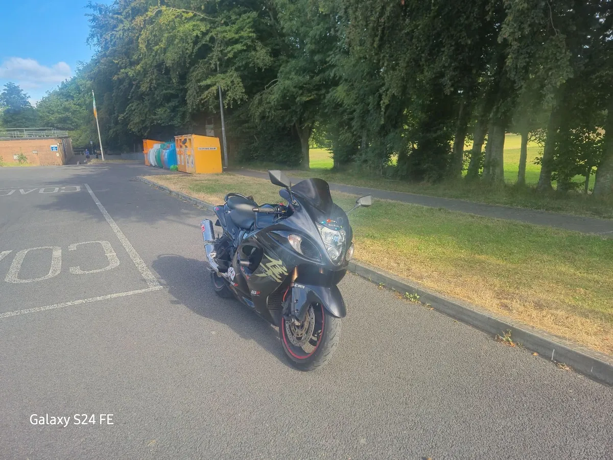 Suzuki  GSX1300R HAYABUSA - Image 4