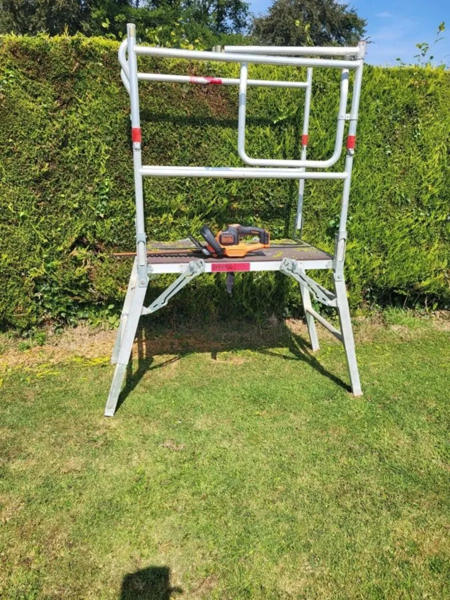 POP UP ALUMINIUM PODIUM PLATFORM......9898. - Image 2