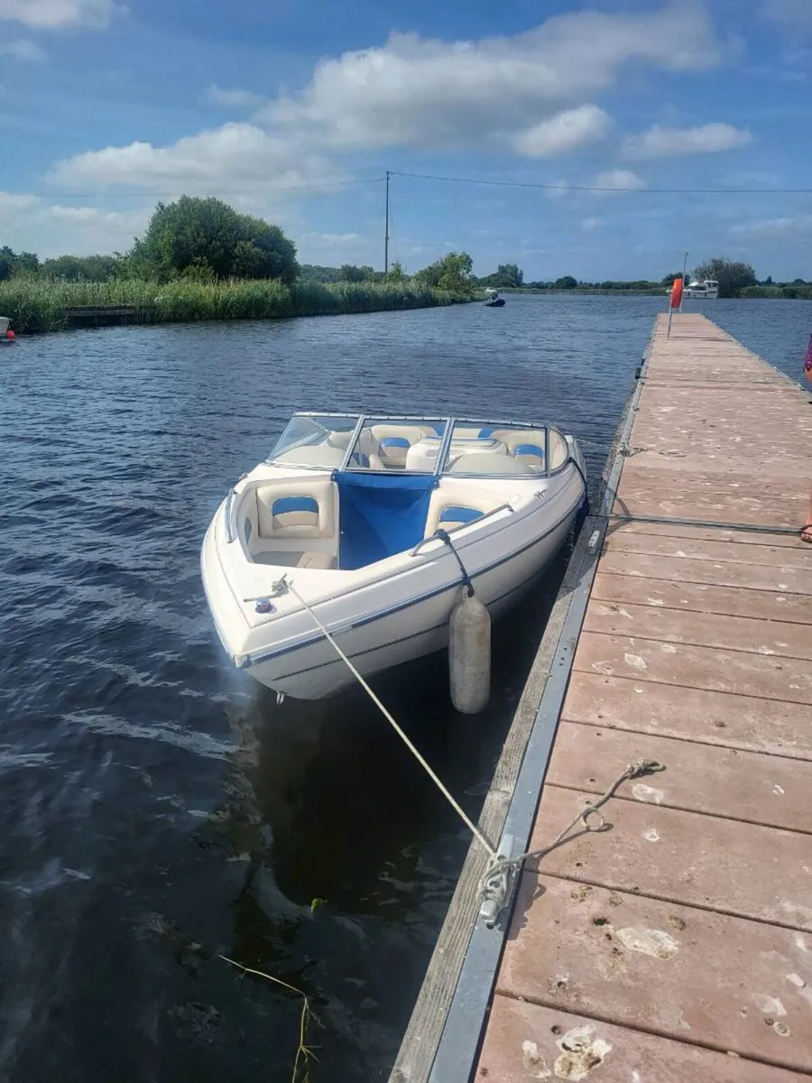 Stringray speedboat - Image 1