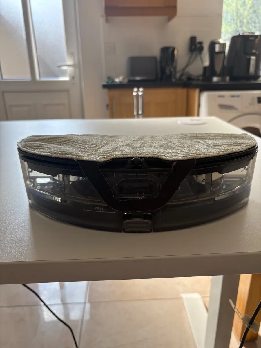 Shark 2 in 1 Robot Vacuum and Mop - Image 2