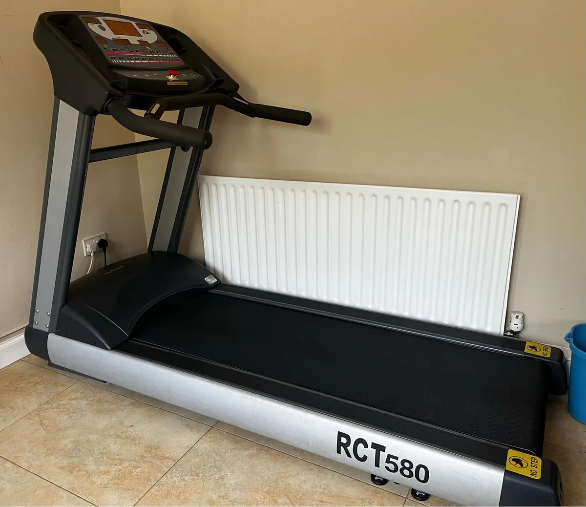 RealLeader RCT580 commercial treadmill - Image 1