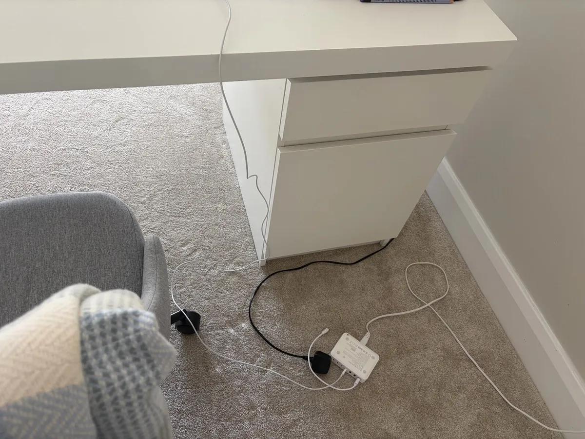 Desk - Image 4