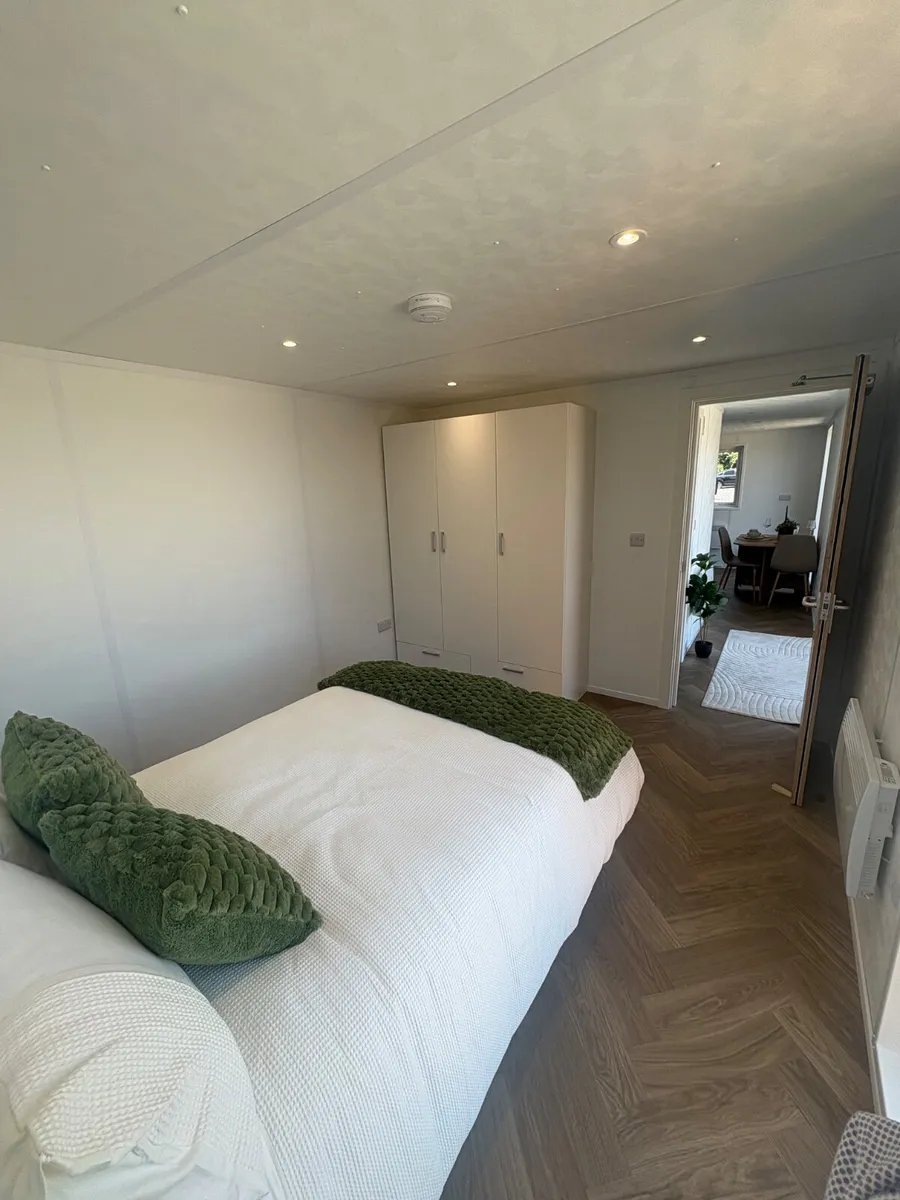 Modular living accommodation - Image 4
