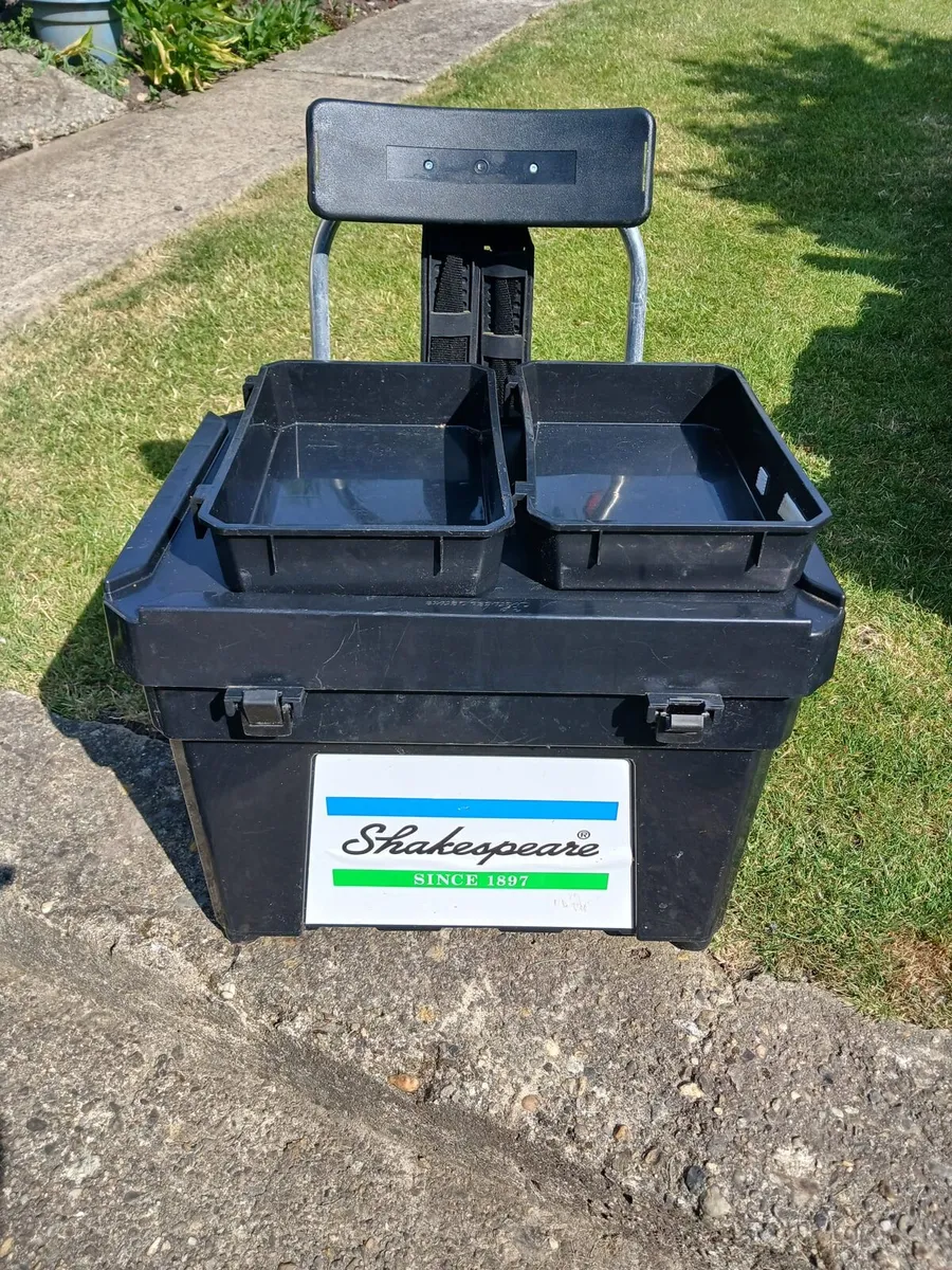 Shakespeare fishing seat box - Image 1