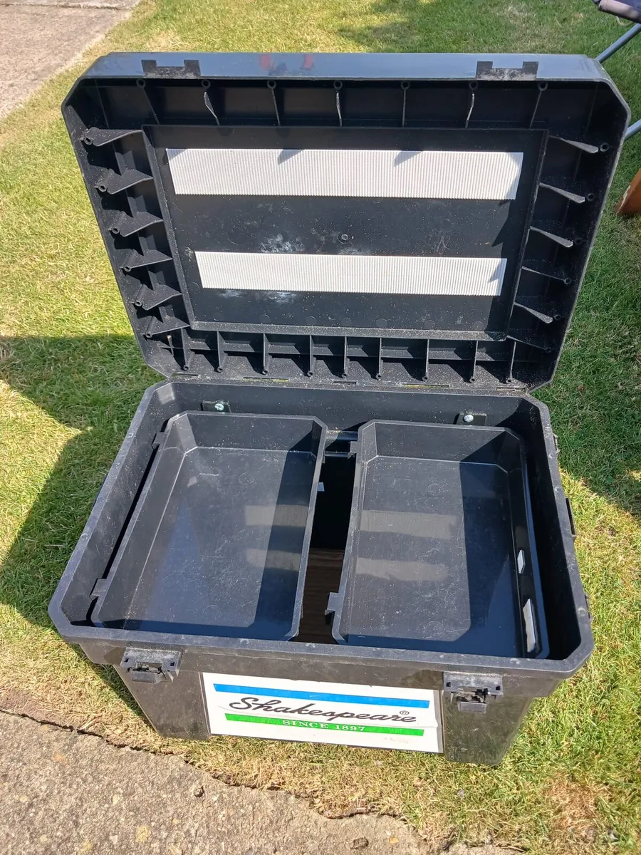 Shakespeare fishing seat box - Image 2
