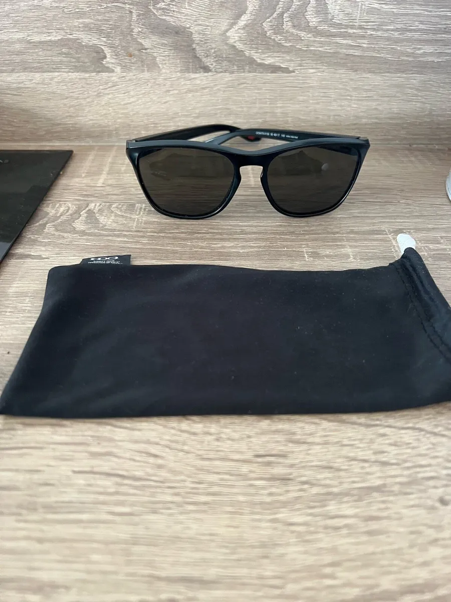 MENS OAKLEY GLASSES - Image 1