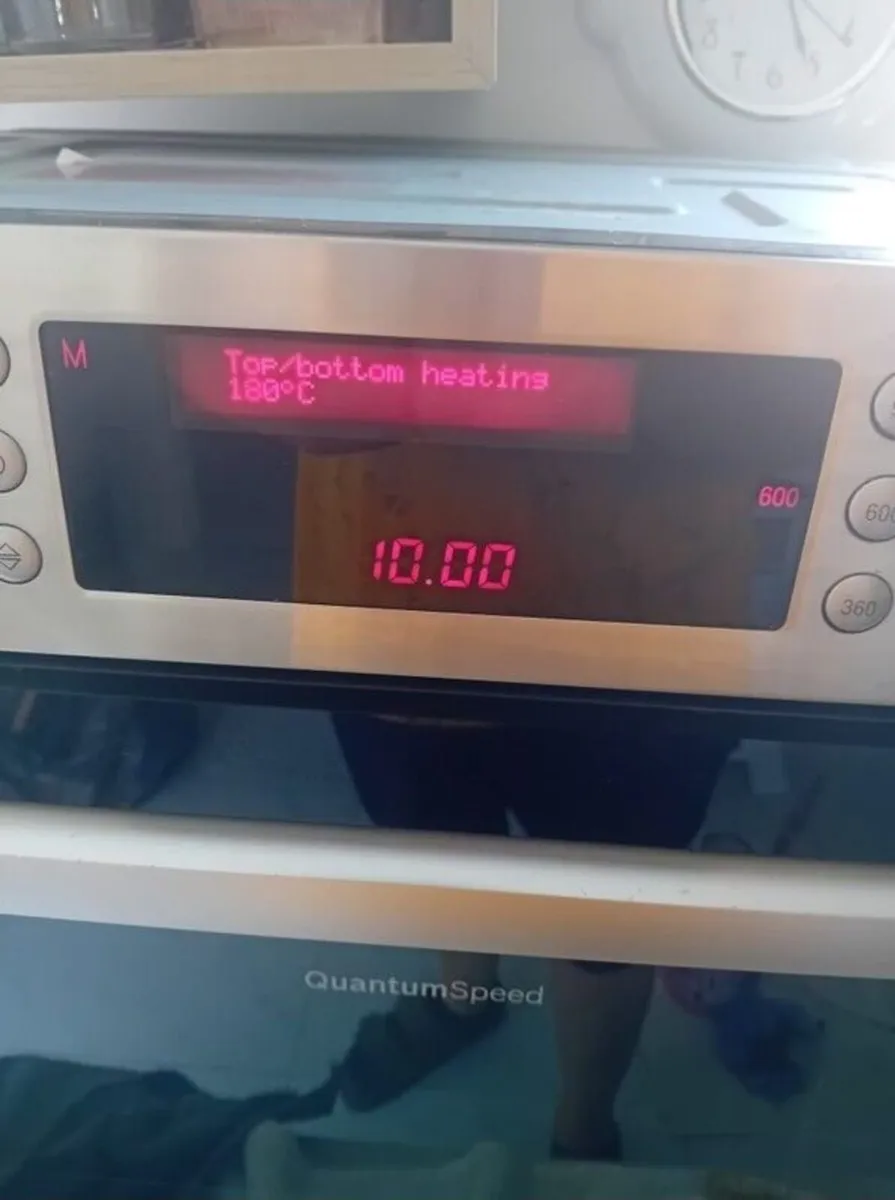 Integrated Bosch microwave - Image 4