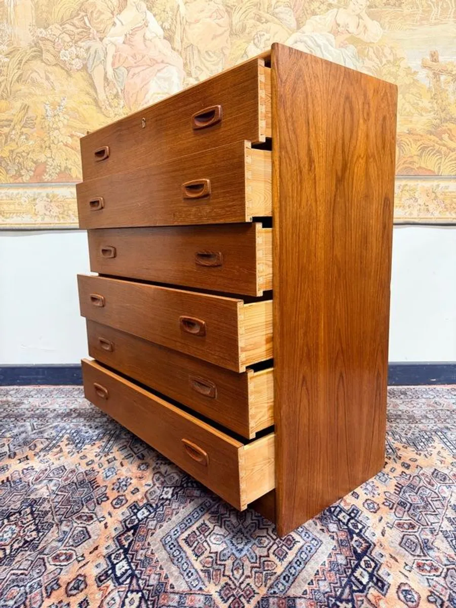 Retro-Cool Danish Teak Chest of Drawers - Image 2