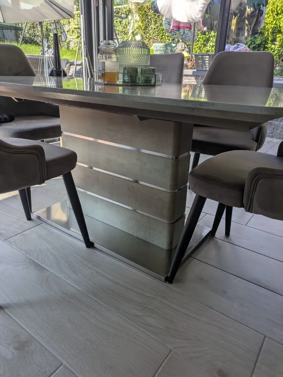 Kitchen Table and chairs - Image 2