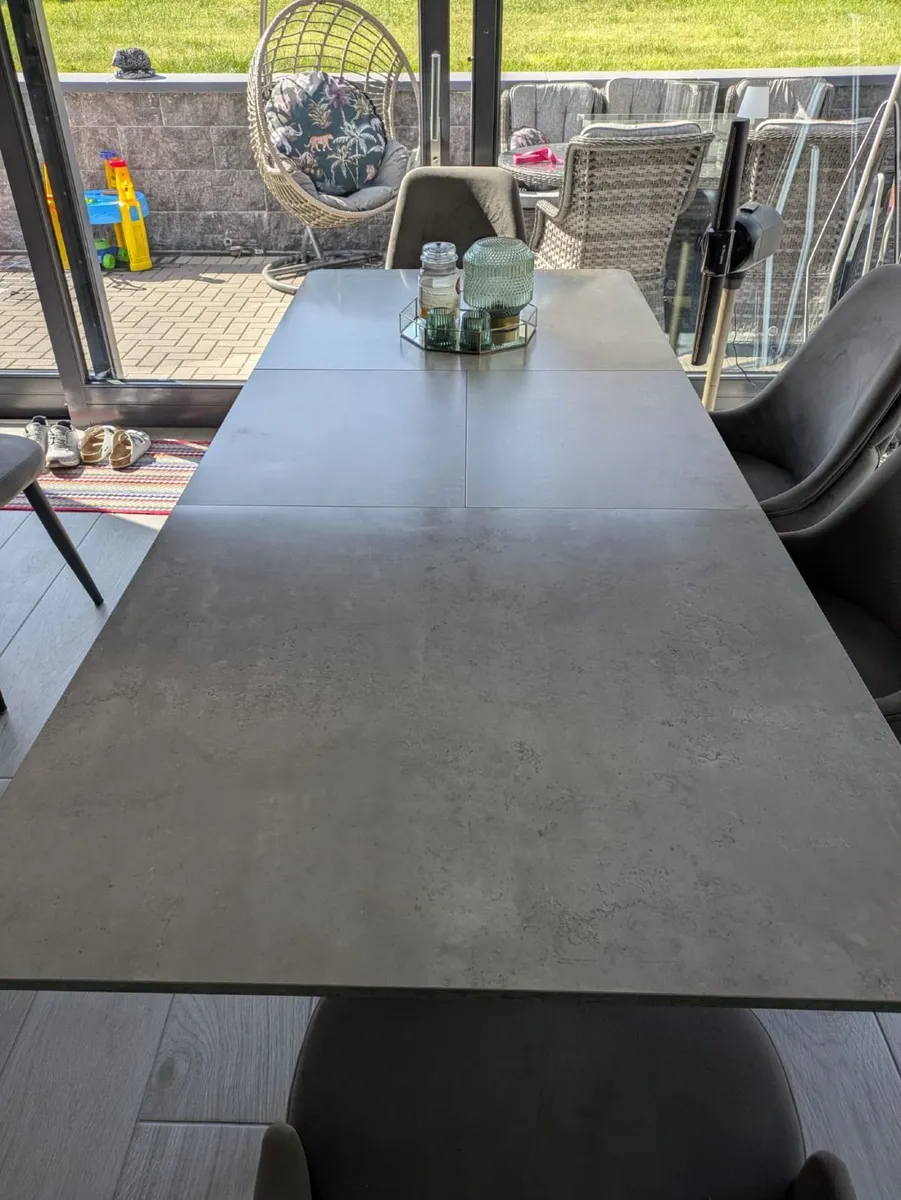 Kitchen Table and chairs - Image 3