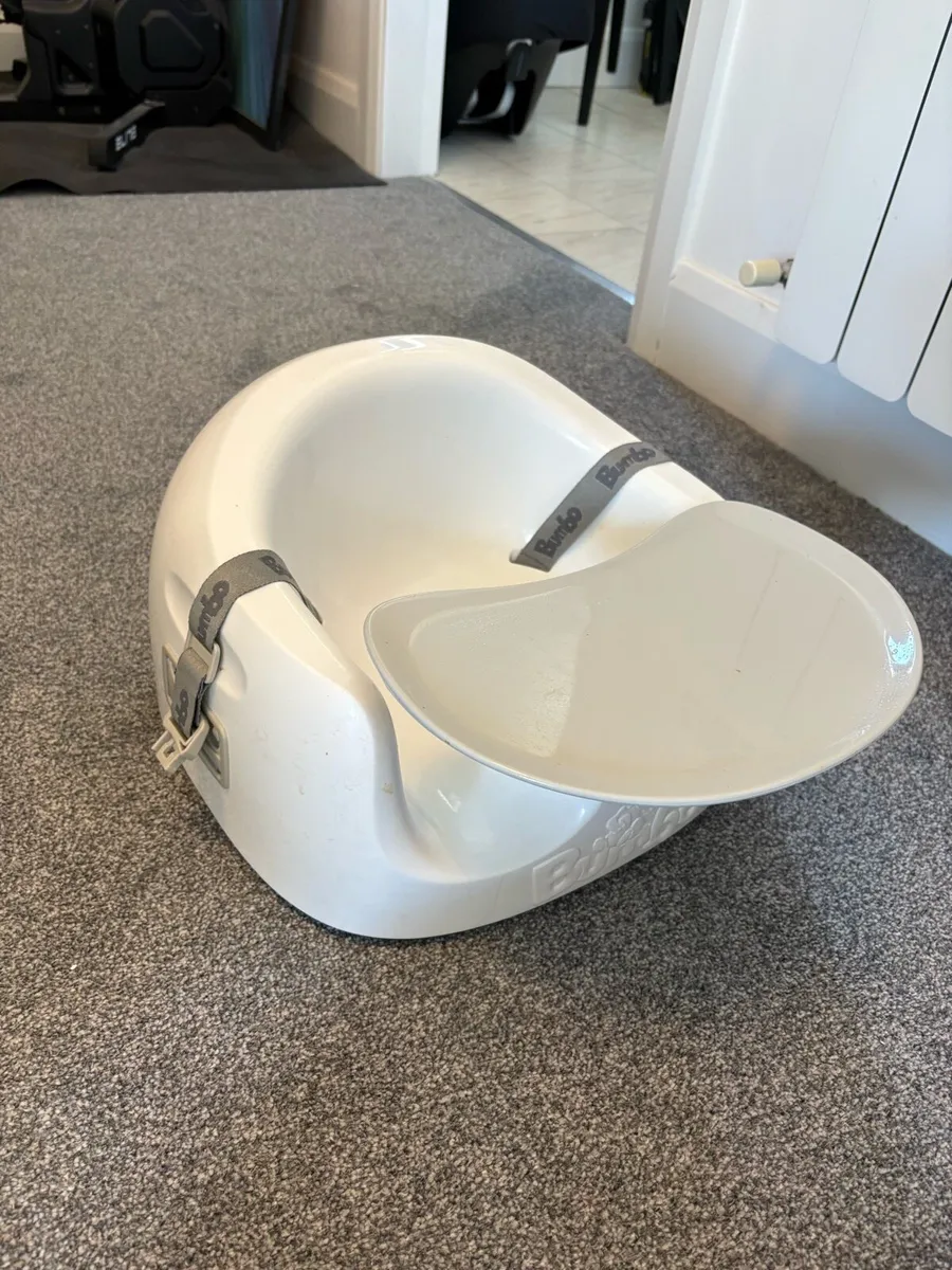 Bumbo Floor Seat – Excellent Condition + bath seat - Image 3