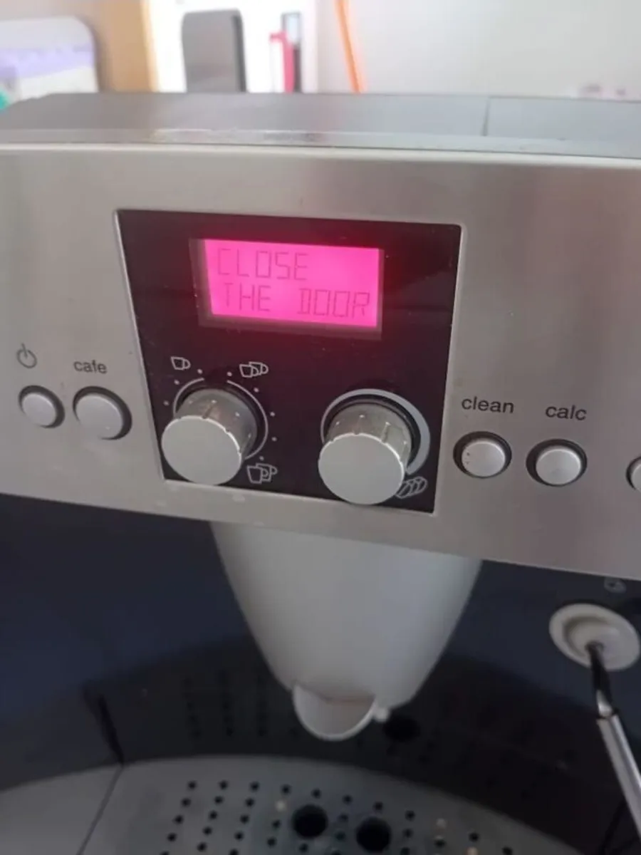 Integrated Bosch coffee machine - Image 1