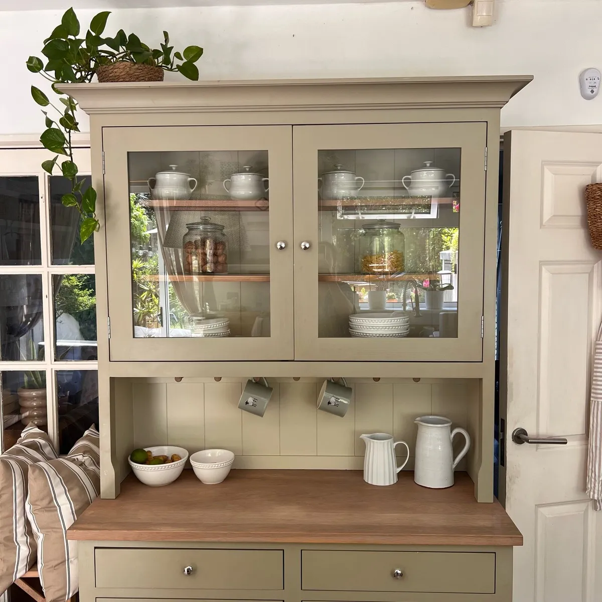 Neptune kitchen dresser - Image 2
