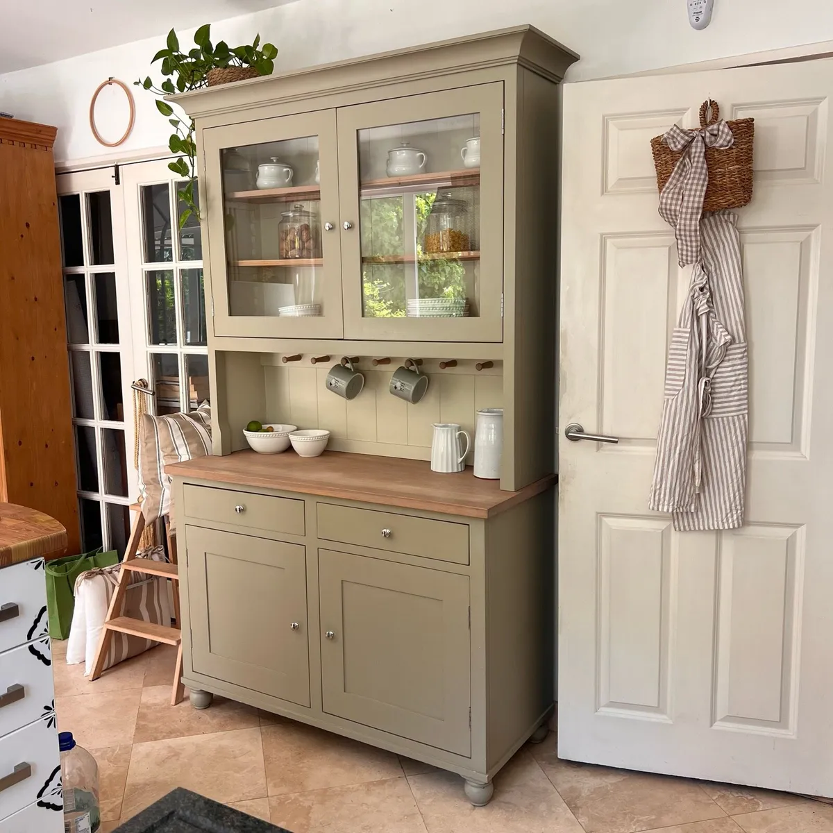 Neptune kitchen dresser - Image 1