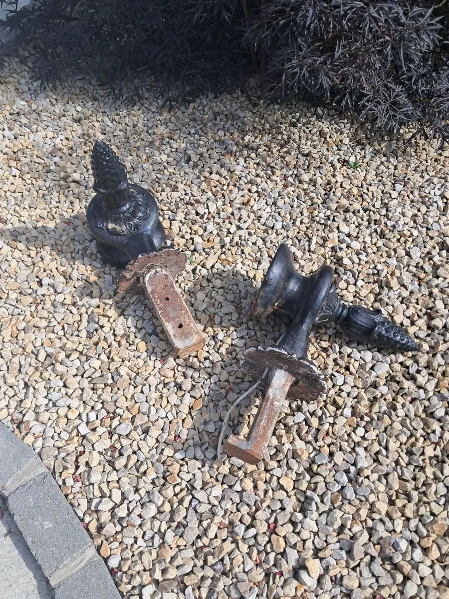 Cast iron lights - Image 2