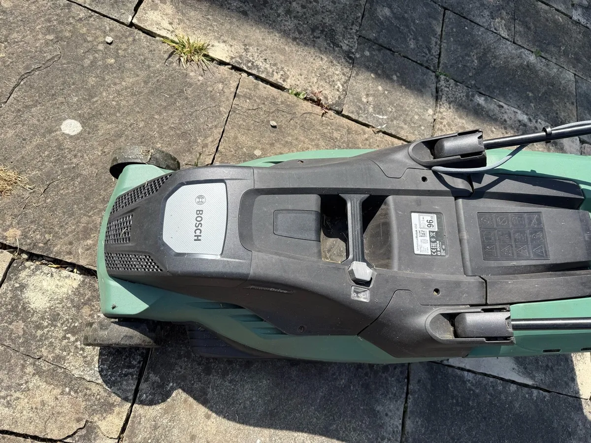 Electric lawnmower - Image 2