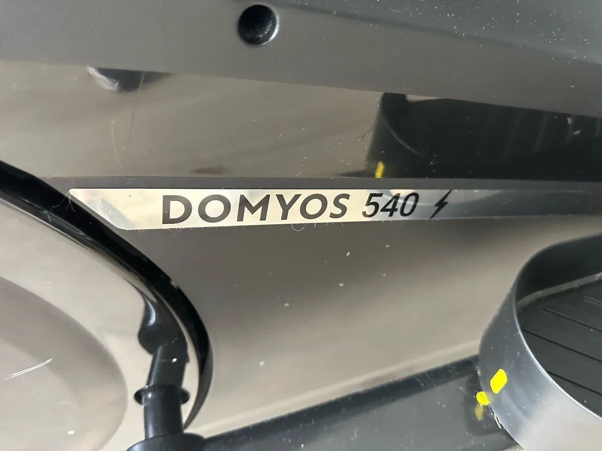 Domyos EL 540 Cross Trainer – Excellent Condition - Image 1