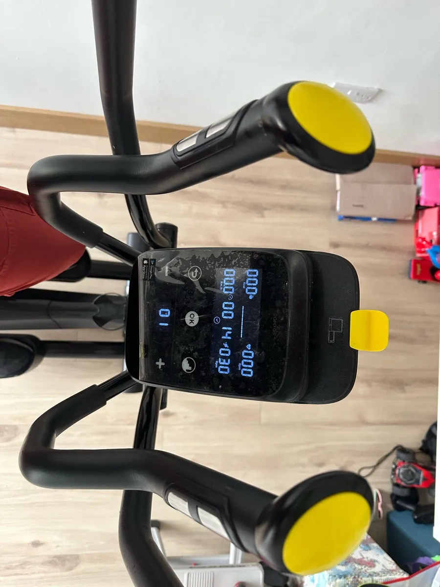 Domyos EL 540 Cross Trainer – Excellent Condition - Image 3