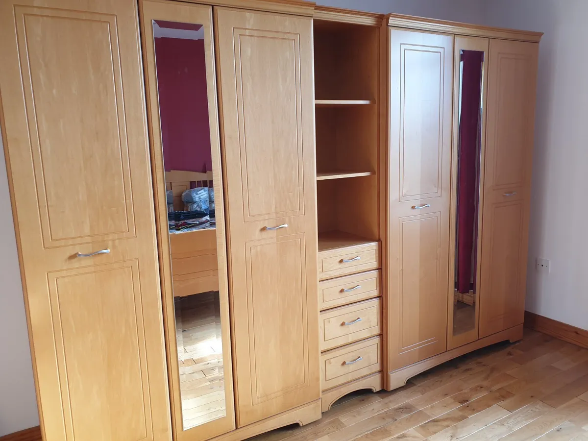 Complete rossmore bedroom furniture set - Image 4