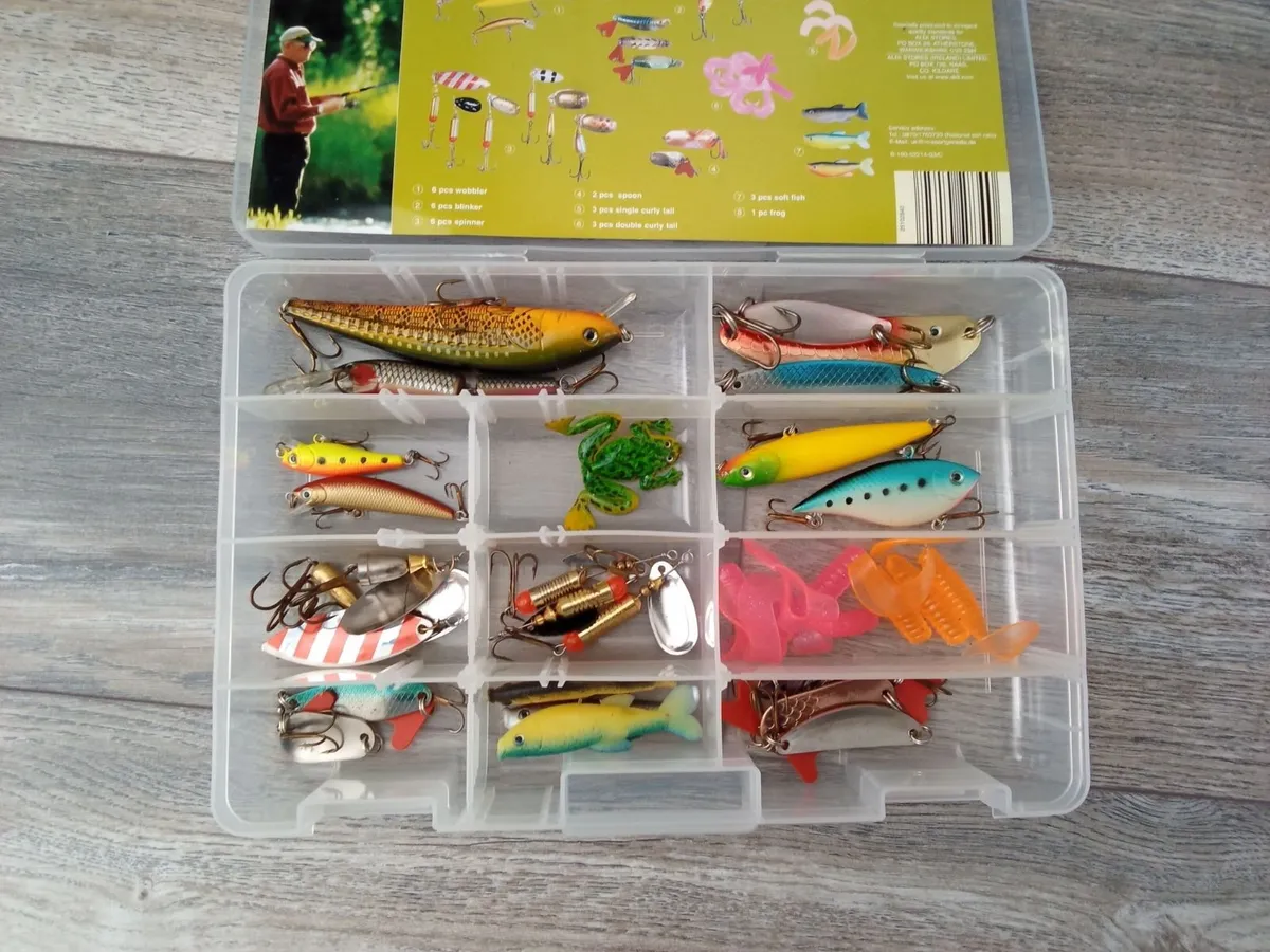 30 Piece Fishing Bait Set. - Image 1