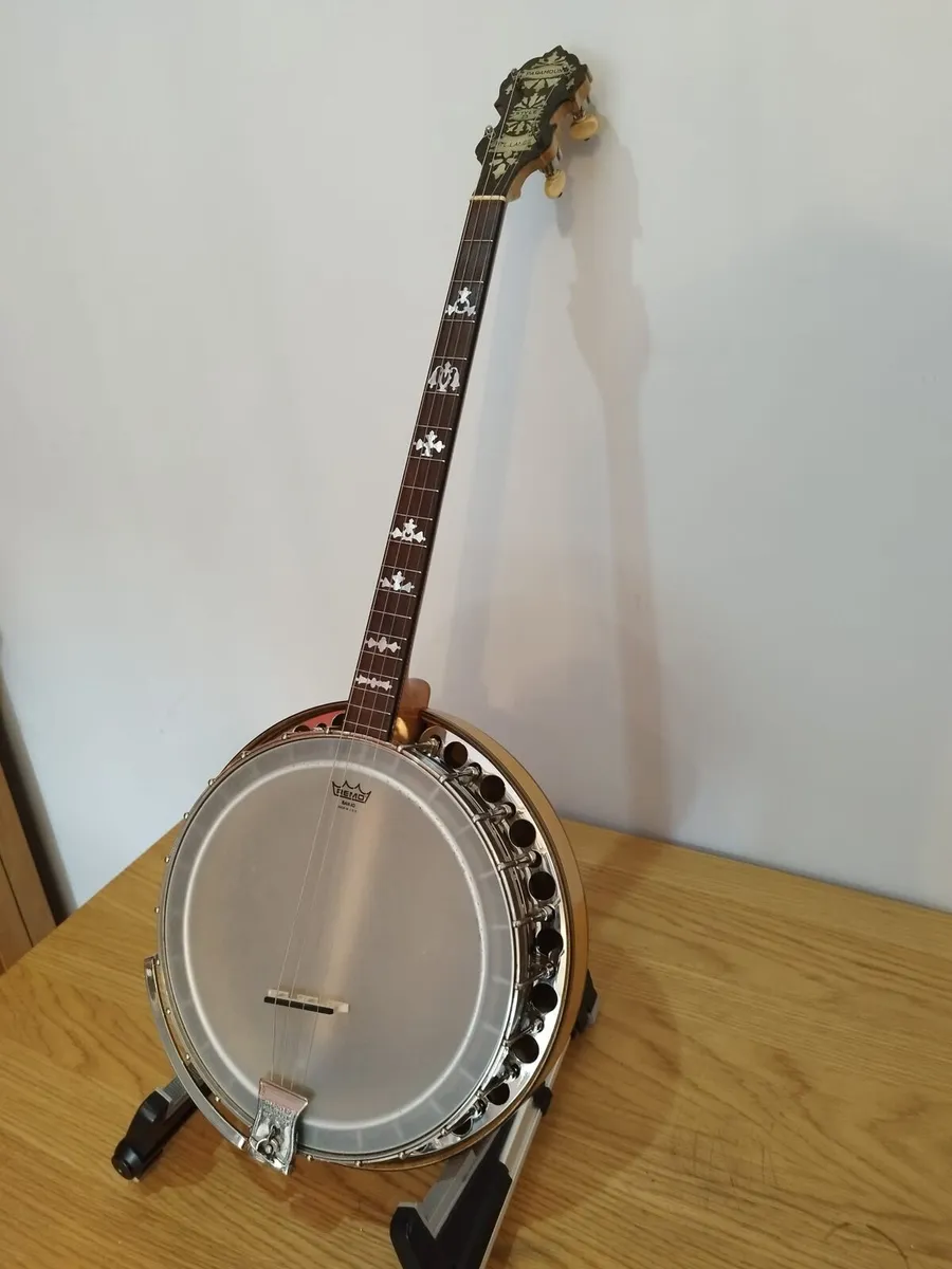 Paramount style B tenor banjo (1924) - Image 1