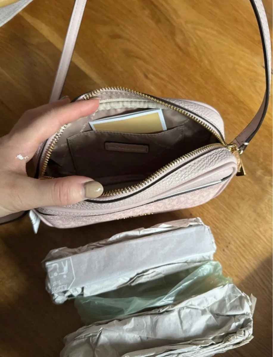 Michael kors small cross body bag - Image 4