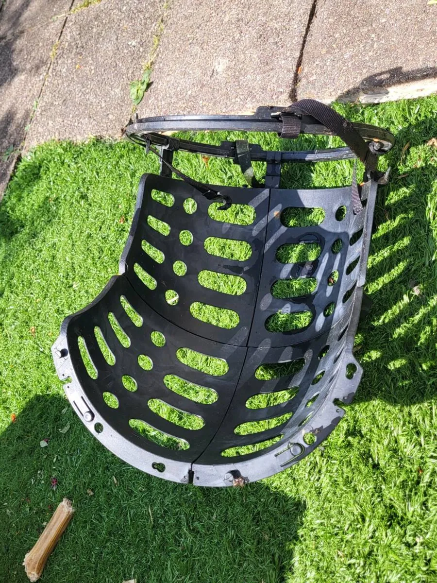 Basketball hoop rebounder