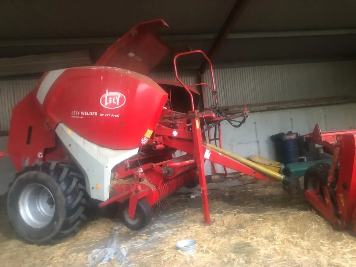 Lely 245 Baler Transport