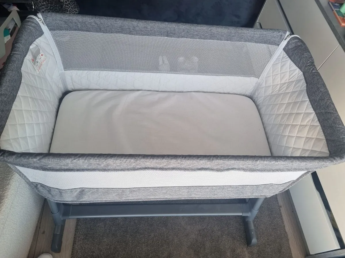 Baby crib,chair,bouncing chair - Image 4