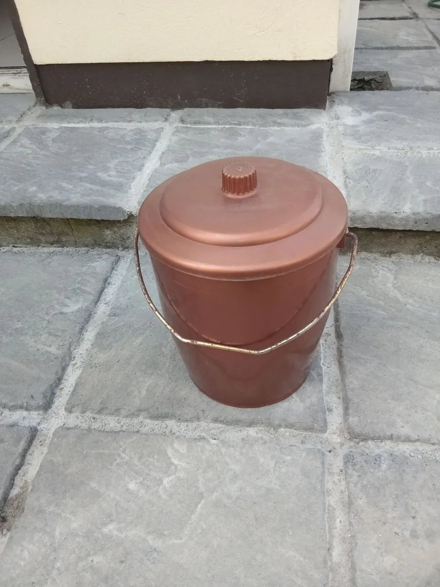RETRO COAL BUCKET - Image 1