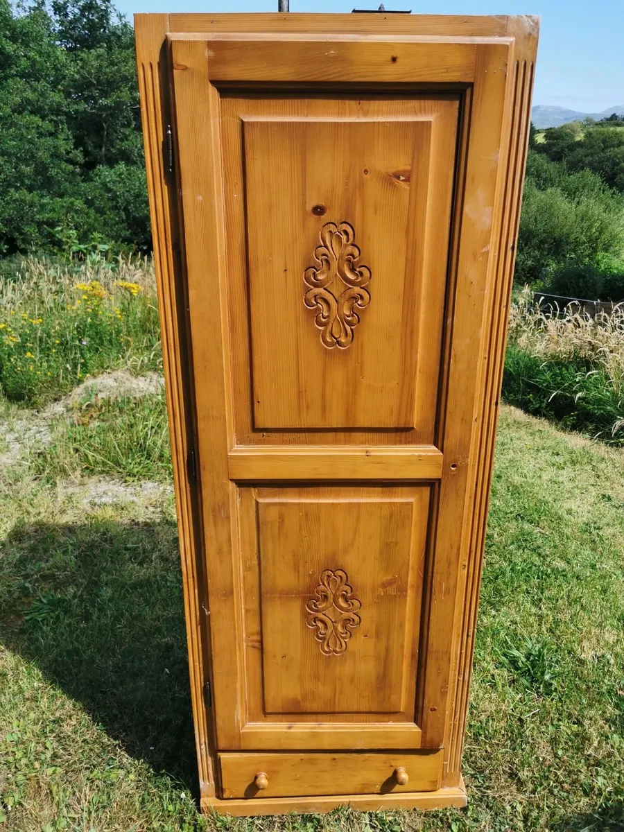 FREE Furniture - Image 1