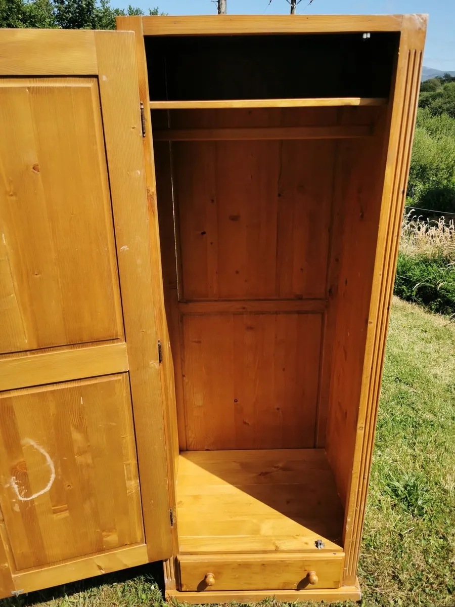 FREE Furniture - Image 2