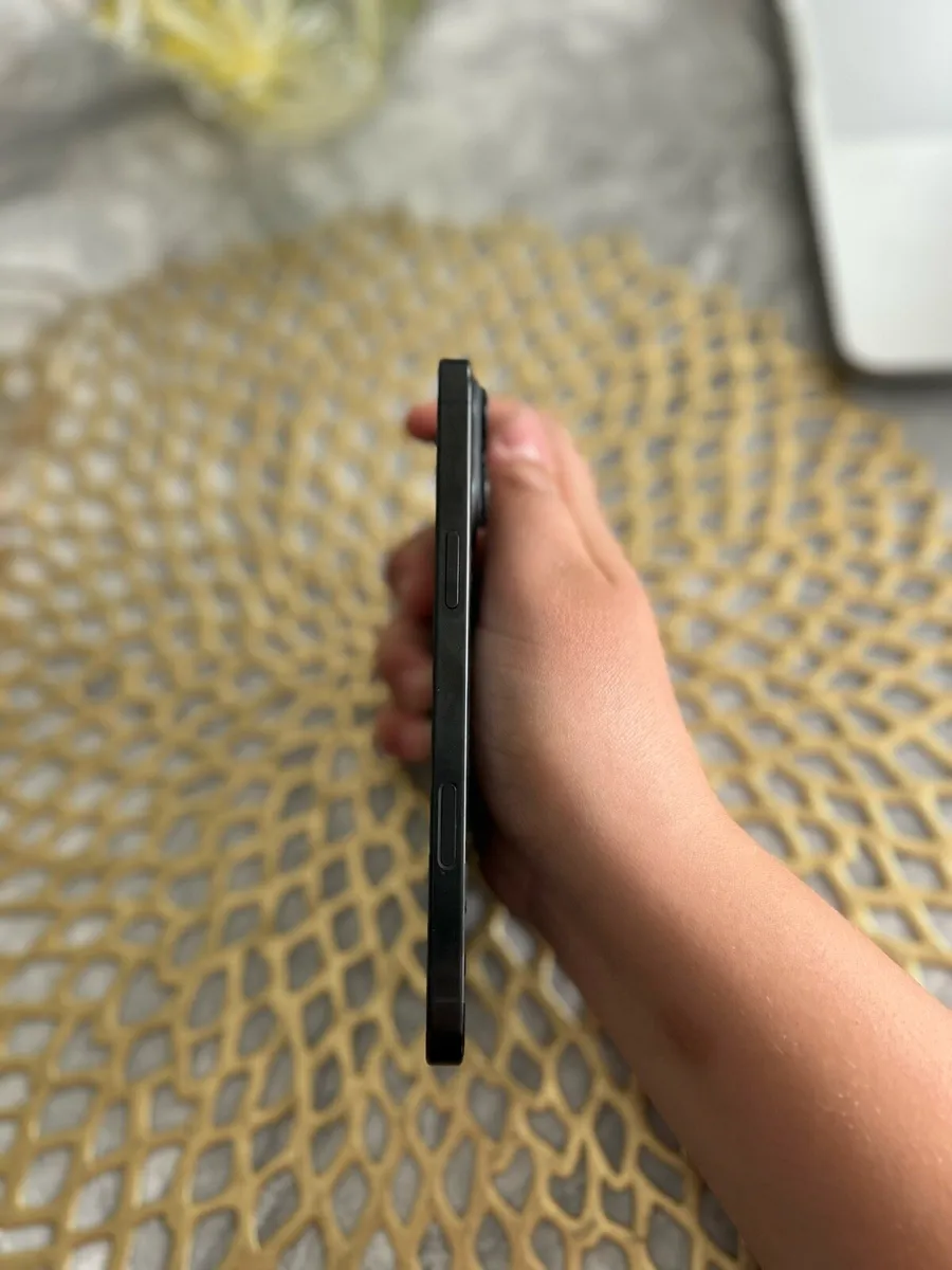 iPhone 16 pro max - Image 4