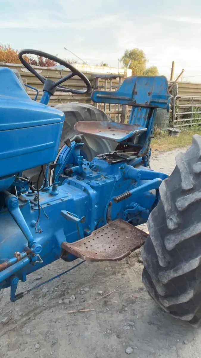 Ford 3600 tractor - Image 3