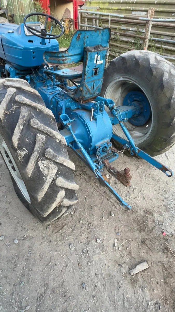 Ford 3600 tractor - Image 2