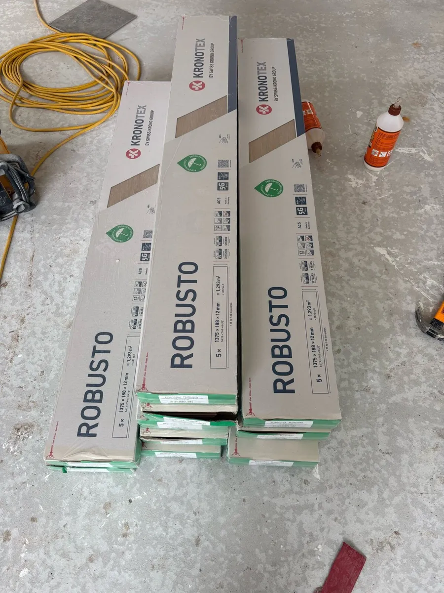 Wood flooring - Image 1