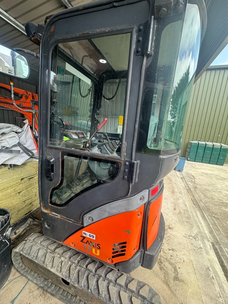 Hitachi 17u - Image 2