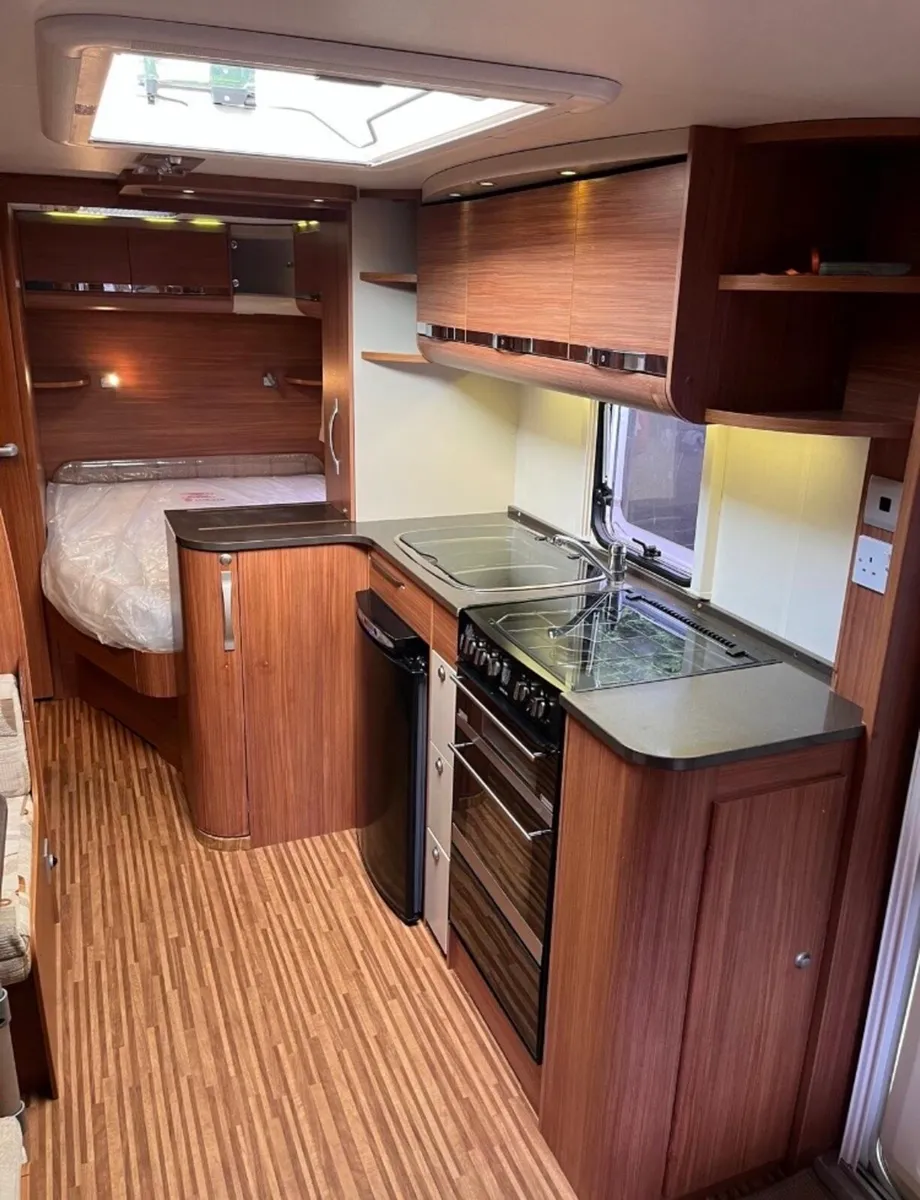 Adria Adora 612DT 6/7 Berth-Solar-2 leisure batter - Image 2
