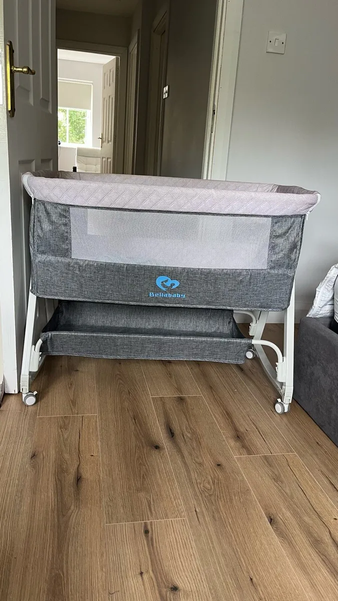 Baby Cot with changing table and wheelss - Image 1