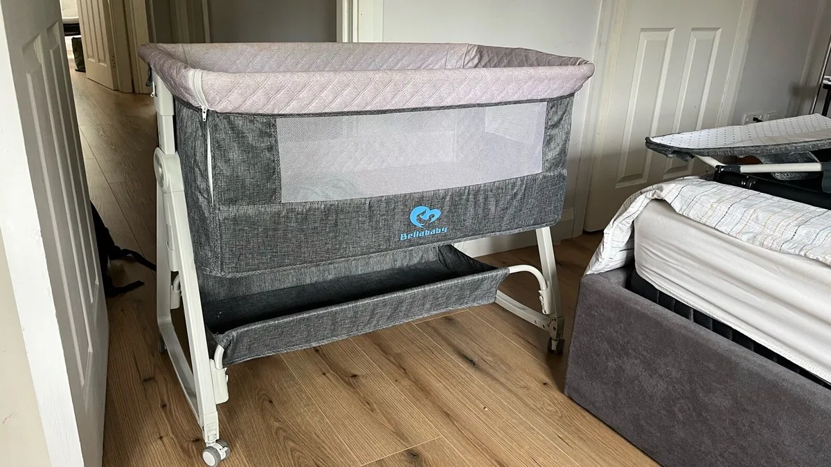 Baby Cot with changing table and wheelss - Image 2