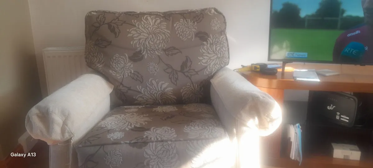 2  ARMCHAIRS - Image 4